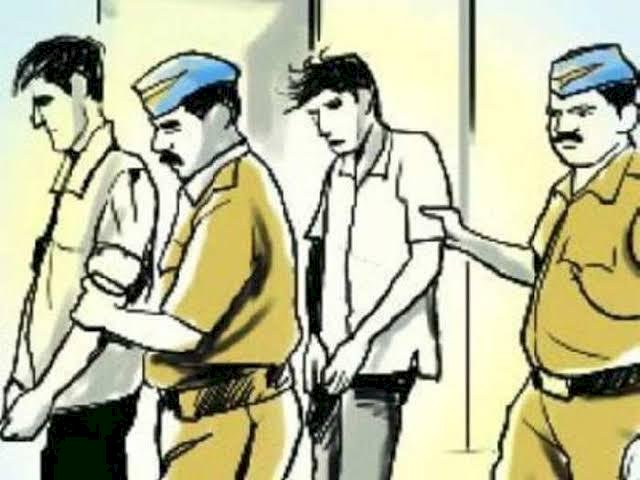 शिवप्रहार न्यूज- श्रीरामपुरात जुगार अड्ड्यावर छापा;पावणेचार लाख रुपयांचा मुद्देमाल जप्त...