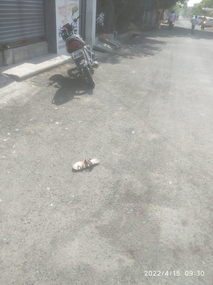 शिवप्रहार न्यूज- व्यापारी गांधी यांचे अपघाती निधन; मागणी करून देखील प्रशासनाने स्पीडब्रेकर न बसविल्याने संतापाची लाट …