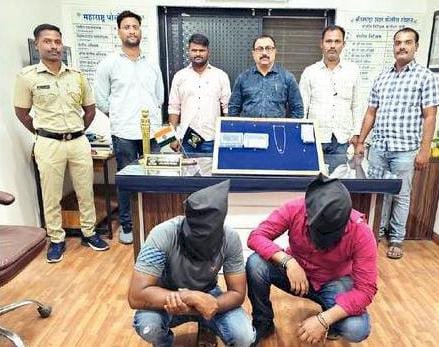 शिवप्रहार न्युज - श्रीरामपुरात व्यापाऱ्याला चाकू लावून लुटणारे दोघे पकडले...