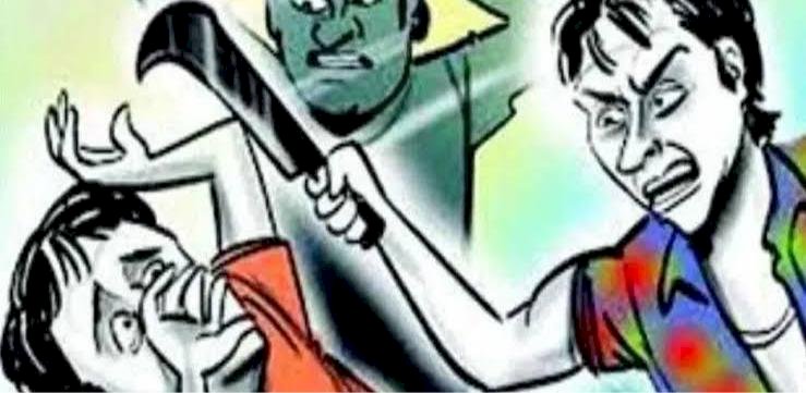 शिवप्रहार न्युज -  कॉलेजमध्ये विद्यार्थ्याच्या डोक्यात कोयत्याने वार!         