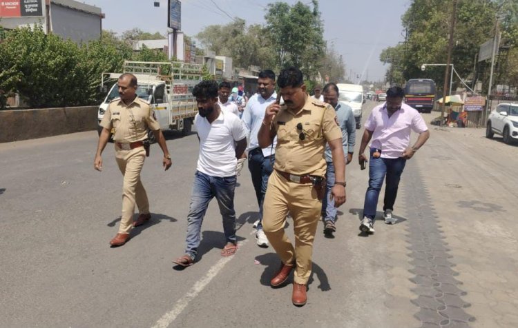 शिवप्रहार न्युज - विनयभंग करून महिलेच्या पतीच्या डोक्यात कोयता मारणाऱ्याची श्रीरामपूर पोलिसांकडून धिंड...